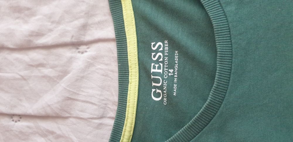 Тениски блузи Guess