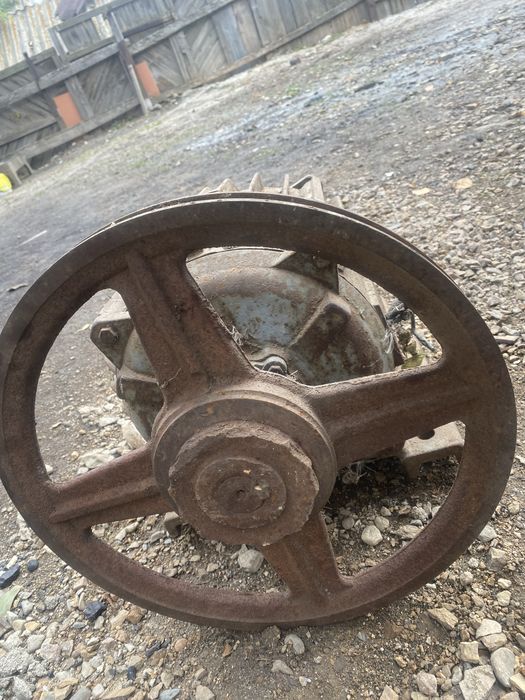 Продам рабочий электро двигатель