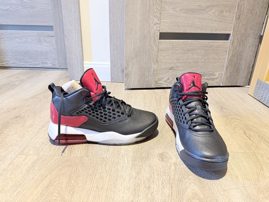 Jordan Max 200 - Noi, in cutie, nepurtati