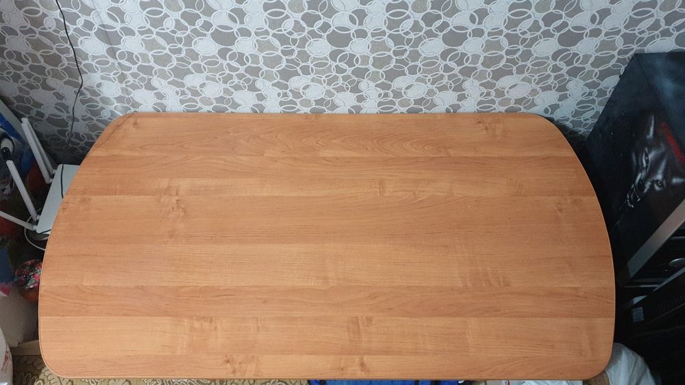 Продам Стол цена 17000 тенге