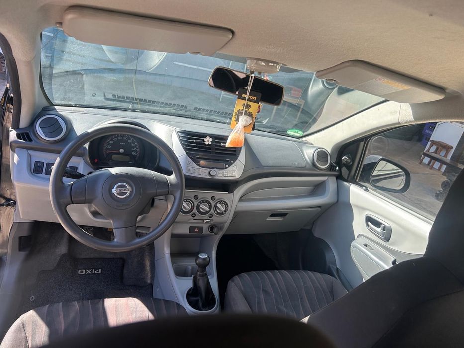 Vând Nissan pixo