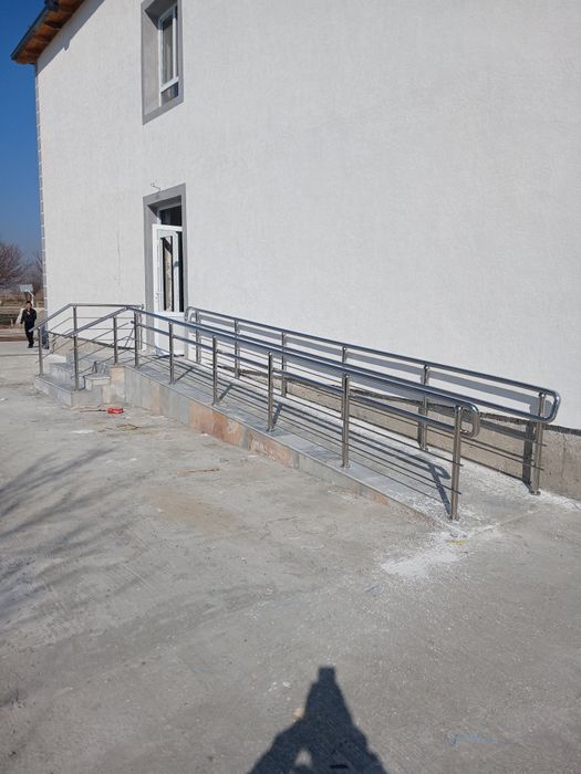 Перила,ограждения,решетки из нержавеющей стали.