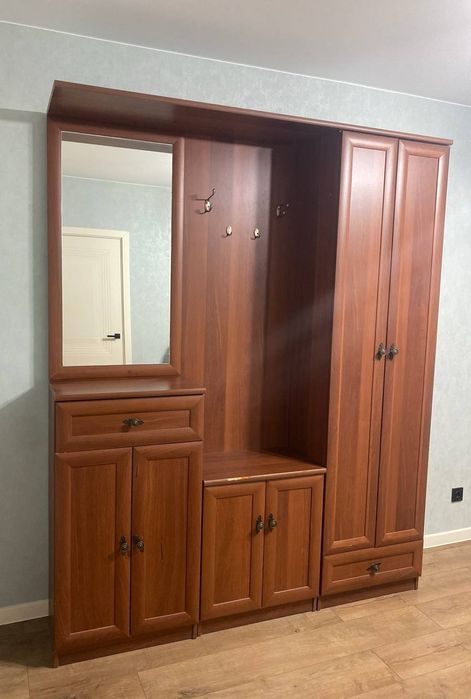 Шкаф с зеркалом б/у