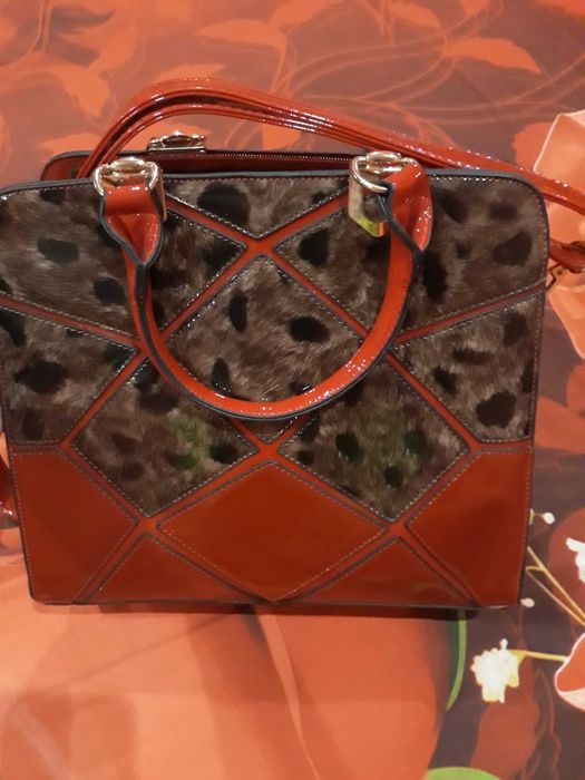 Продавам нови дамски чанти