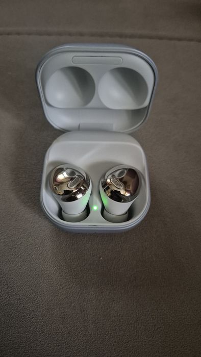 Слушалки Samsung SM-R 190 pro