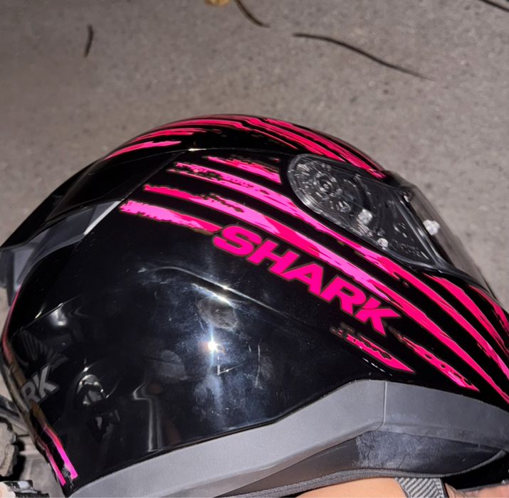 Дамска розова каска Shark