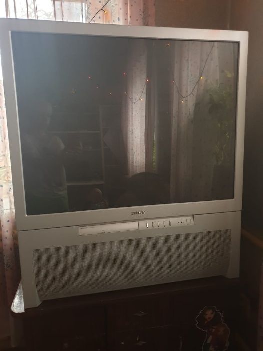 Телевизор проекционный SONY диагональ 110 см