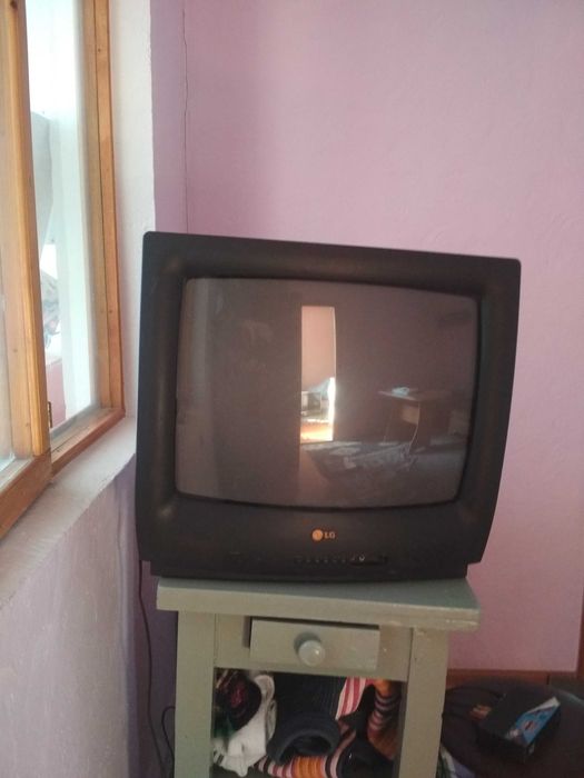 Продам Телевизор LG