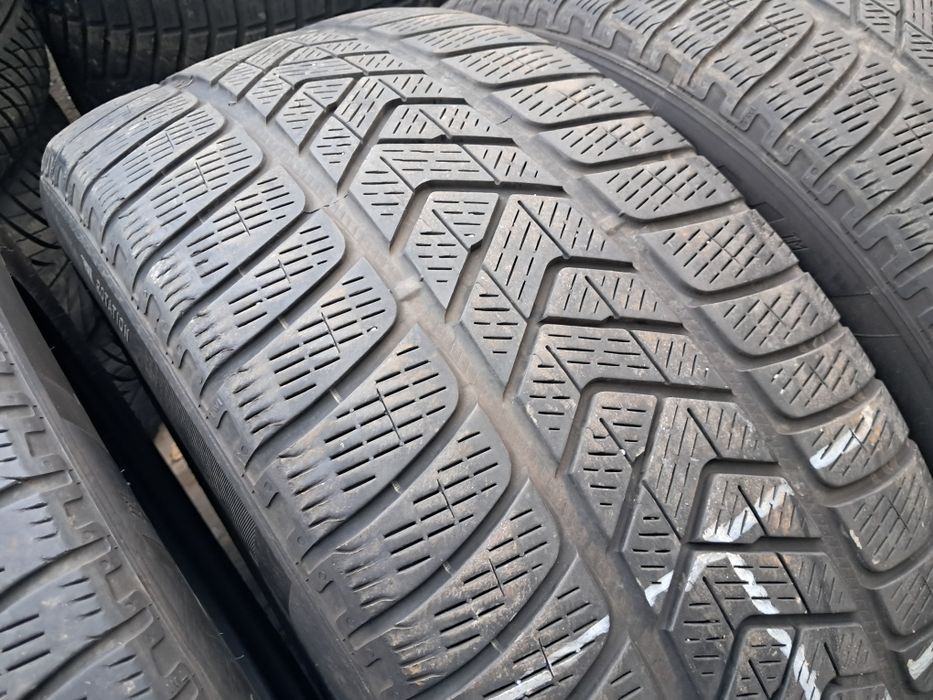 Anvelope second iarna 235 65 R19 Pirelli