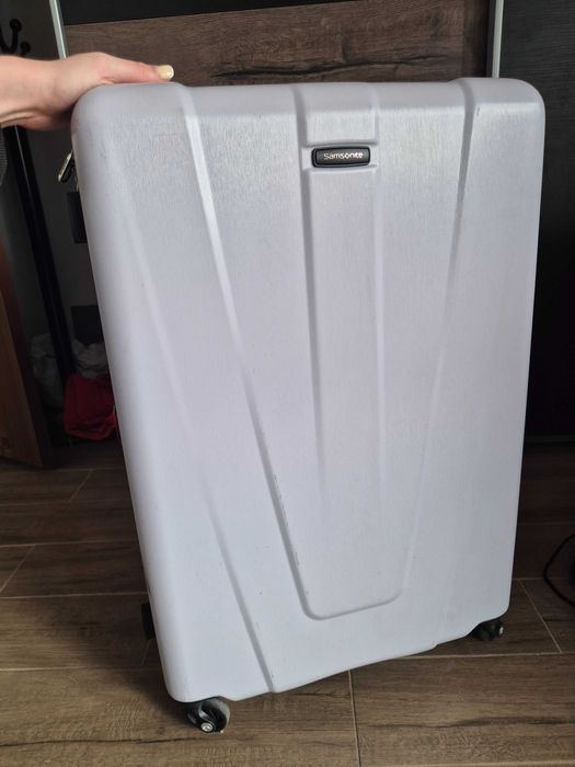 Samsonite куфари с размери 74х47х32 см