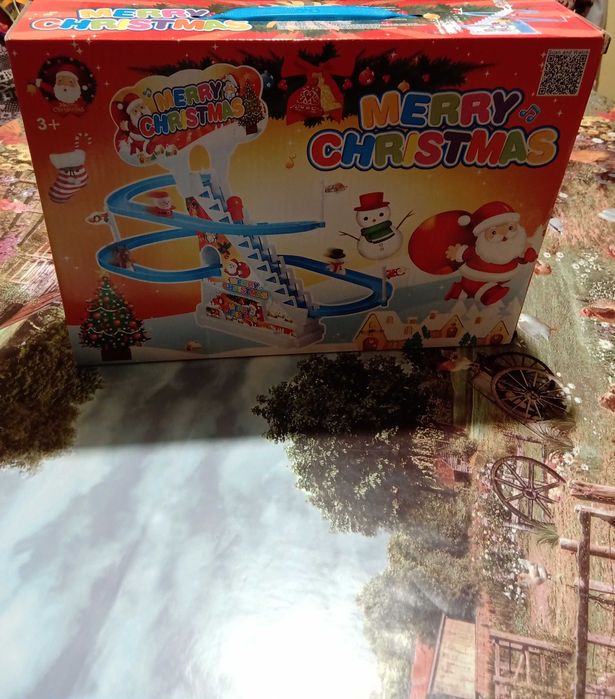 Детска пързалка Дядо Коледа, с фигурки и музика