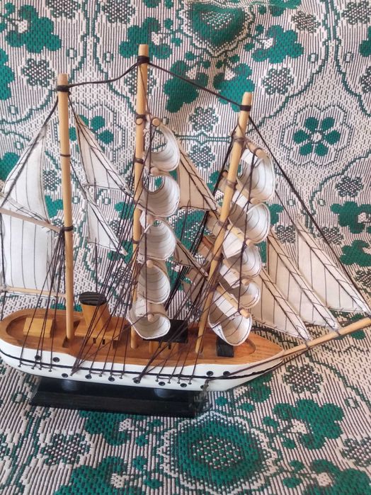 Сувенир парусник.