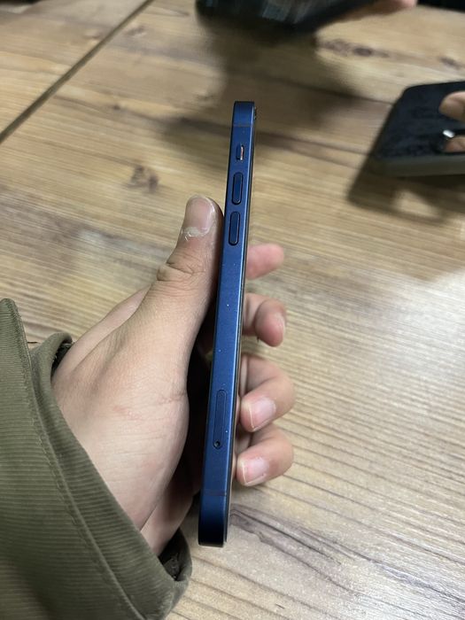 Телефон Iphone 12