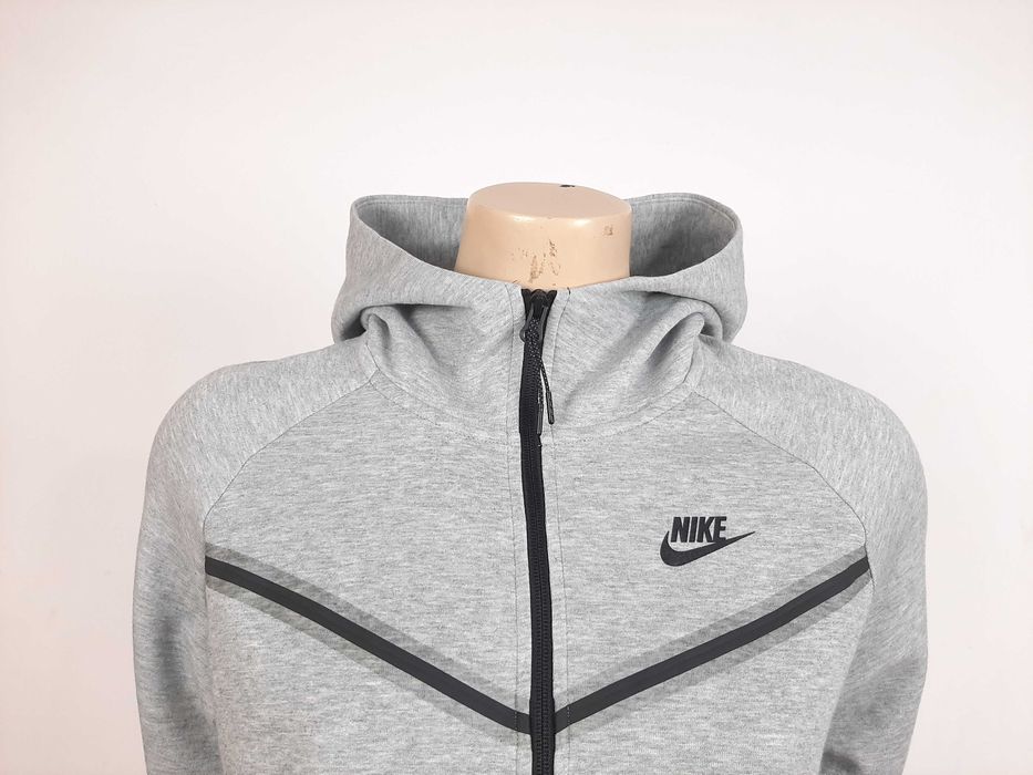 Nike Tech Fleece Windrunner - Оригинално дамско горнище размер M