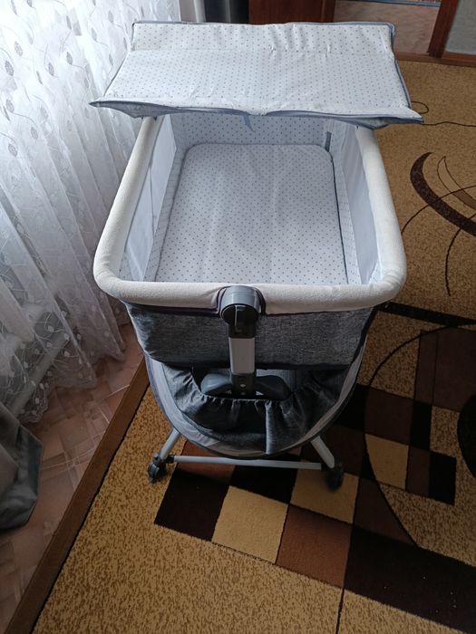 Продам коичку состояние новое