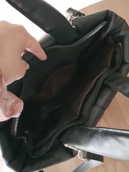 Дамска чарна чанта