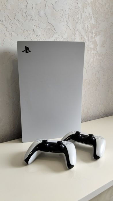 Продам Playstation 5 с дисководом