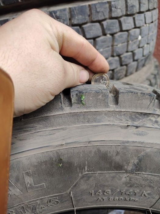 гуми за камион 17.5  235/75