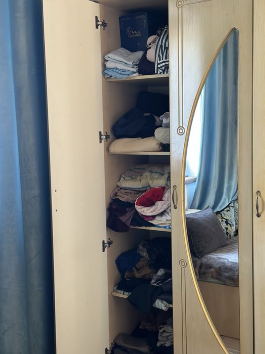 Королевски спальный гарнитур