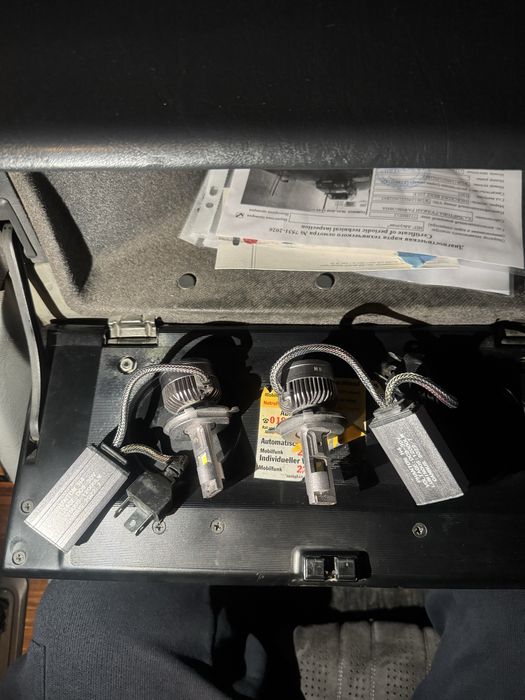 LED (лед) көк түс