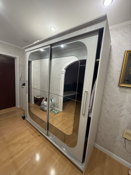 Шкаф купе в отличном сосояние