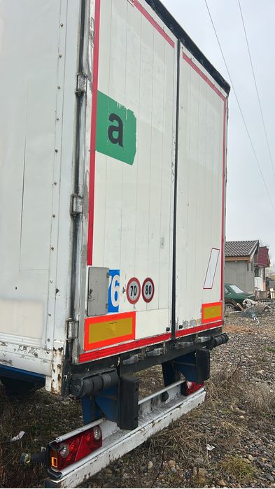 Semi remorca Box , Acerbi -Viverti ,An 2007,punti BwP, pe Discuri