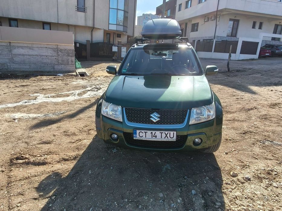 Grand Vitara an 2009 4x4 in 3 usi