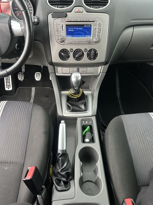 FORD Focus 2011 — imagine 5