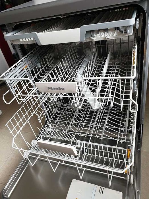 Инокс - Съдомиялна Miele - Auto Open - 14 Комплекта - Свободностояща