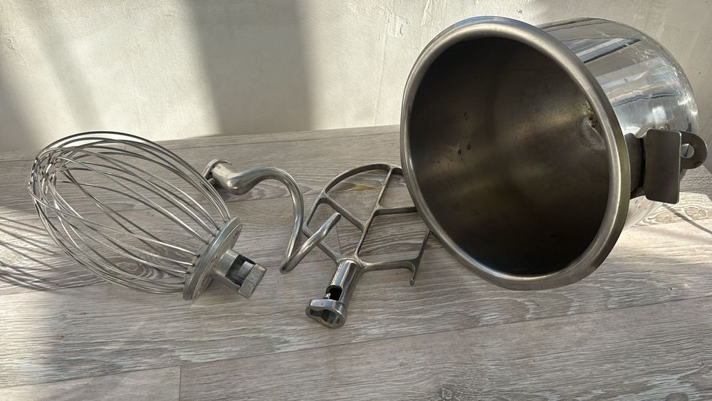 Миксер сатылады…