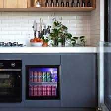 Нова  малка мини бар хладилна витрина Starcrest 46 л