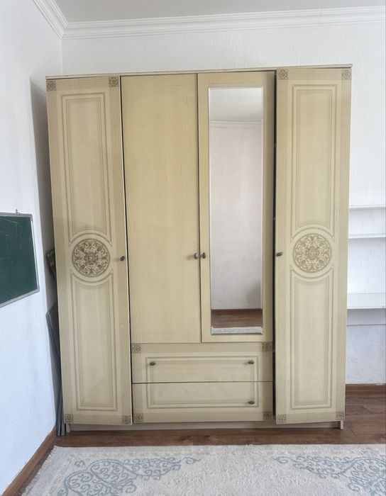 Шкаф для спальни бу