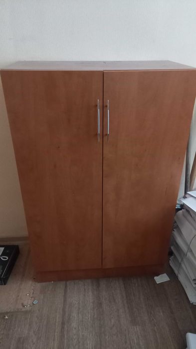 продам офисную и торговую мебель дешево.