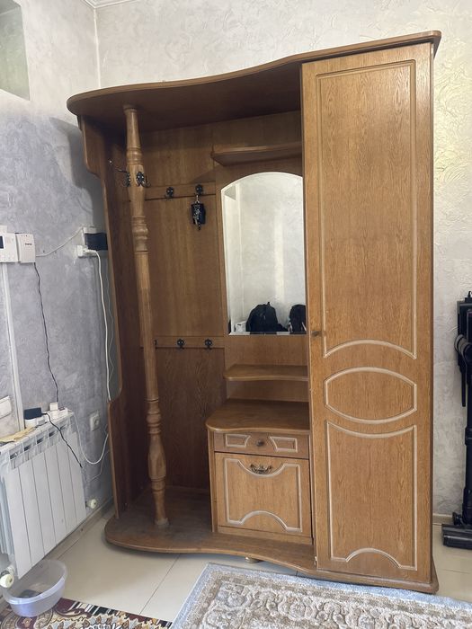 Прихожая шпон срочно продам