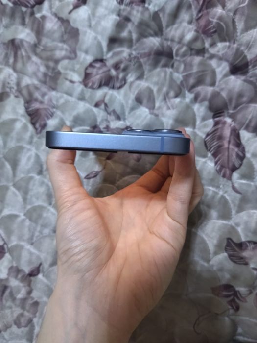 Продам Iphone 14