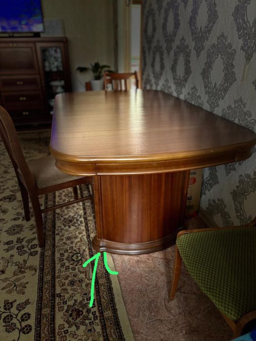 Продам шкаф и стол для гостинный.