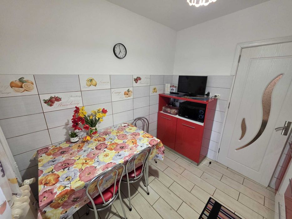 Proprietar vand apartament 2 camere decomandate, Crangasi