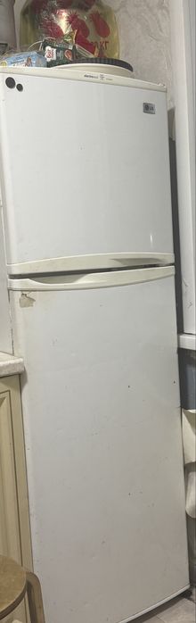Продам холодильник 28000