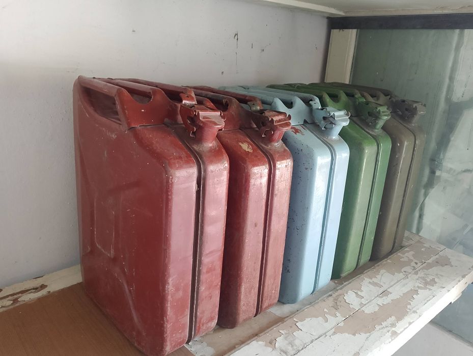 Канистра для бензина 20л