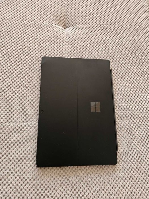 Продава Microsoft Surface pro 7 | i7-1065g7 1.50GHz | 16gb Ram | 512Gb