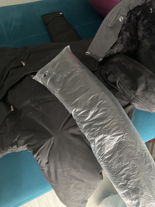 Jachetă parka neagră cu glugă cu blană Nou