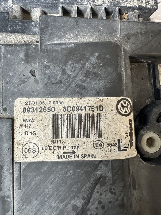 Faruri bi-xenon stanga dreapta passat b6