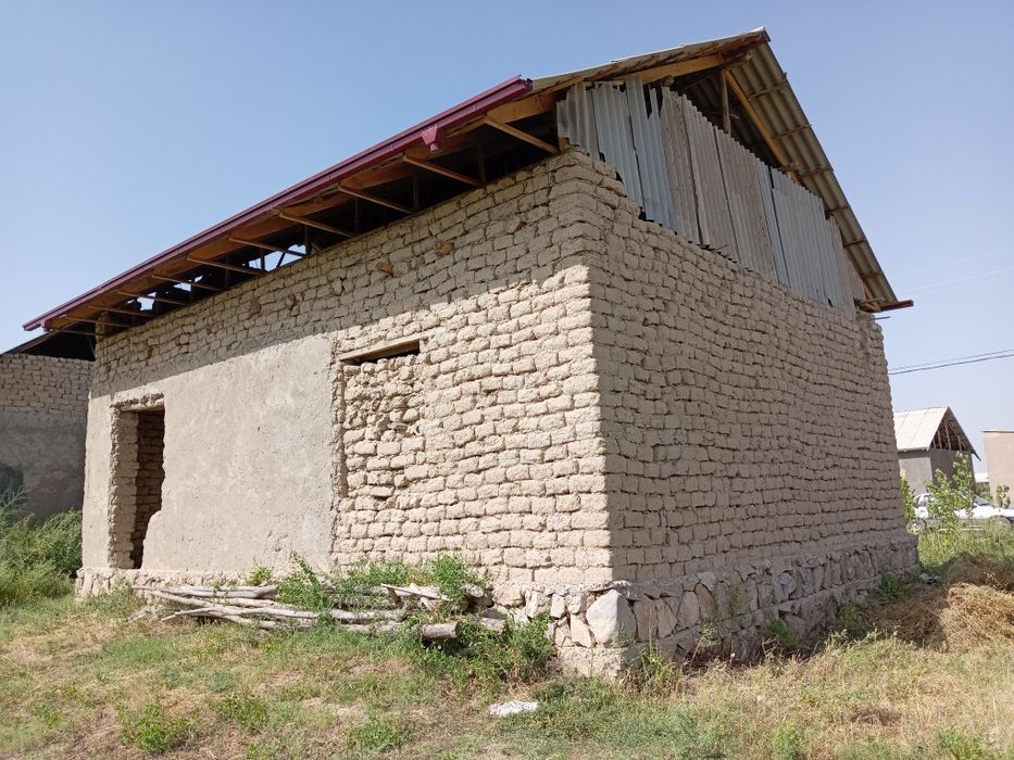 Uchaska yer sotiladi