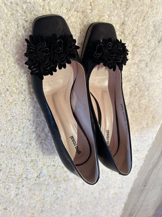 Дамски кожени обувки 38.5 номер Gino Rossi