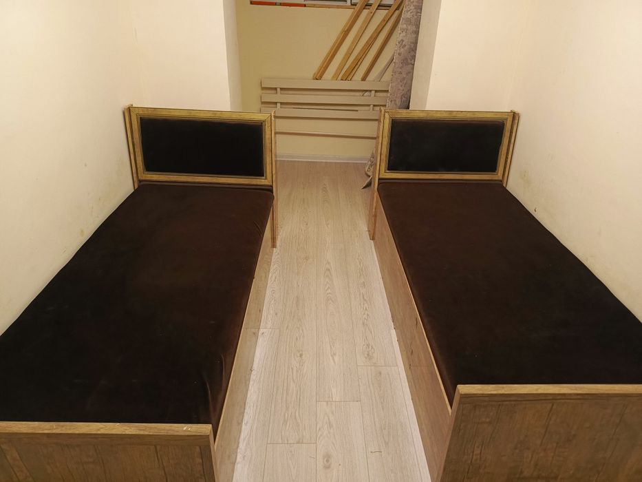 Продается комплект мебели .