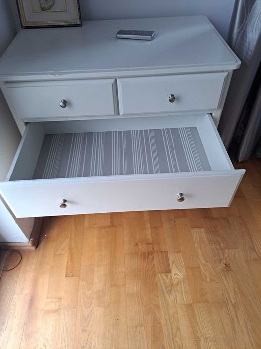 Comoda alba eleganta