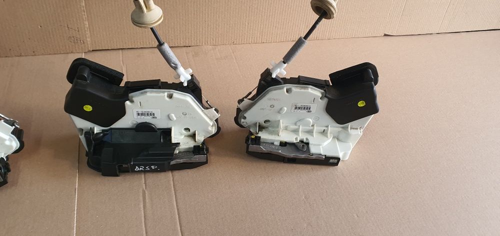 Broasca incuietoare usa fata spate stanga dreapta passat b8