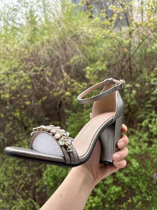 Sandale elegante