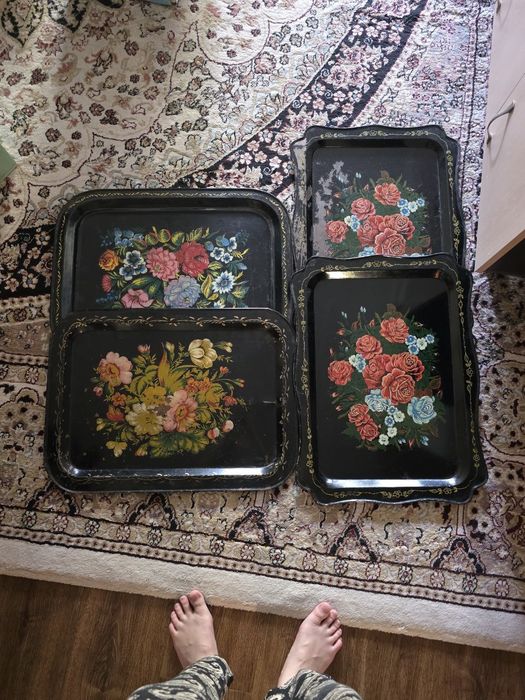 Железные подносы