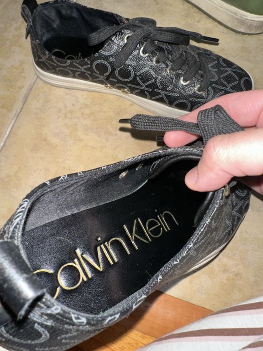 Продам женскую обувь Calvin Klein